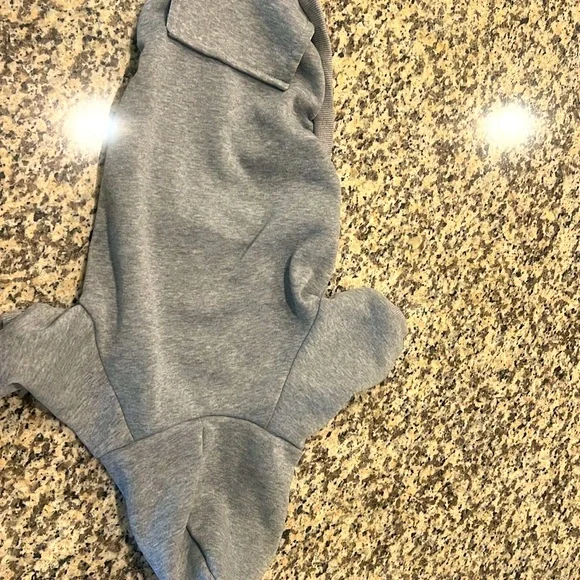 Moving Sale Must Go! Doggie grey hoodie with pocket, adorable, soft never worn - Picture 4 of 4